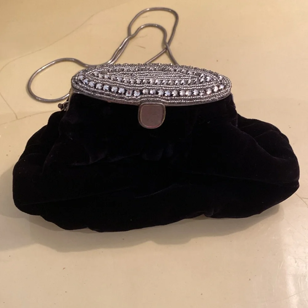 La Regale Vintage Velvet/Silk Black Purse/Evening Bag.  6”x‎ 8” Wide